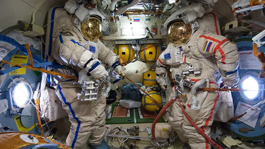 Orlan suit spacewalk