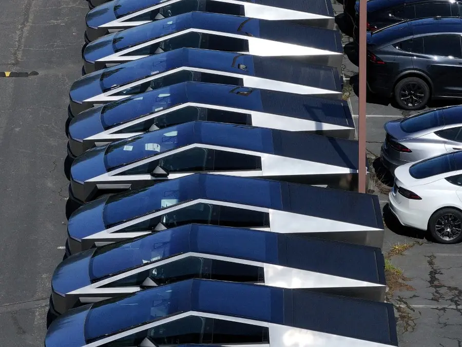 Family of 19-year-old killed in fatal crash sues Tesla, citing faulty cybertruck door