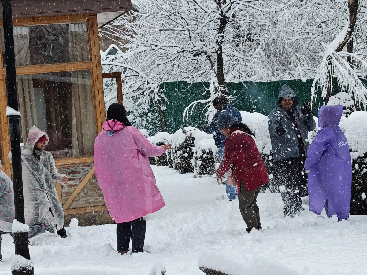 Kashmir Valley witnesses seasons first snowfall in the higher reaches of Gulmarg