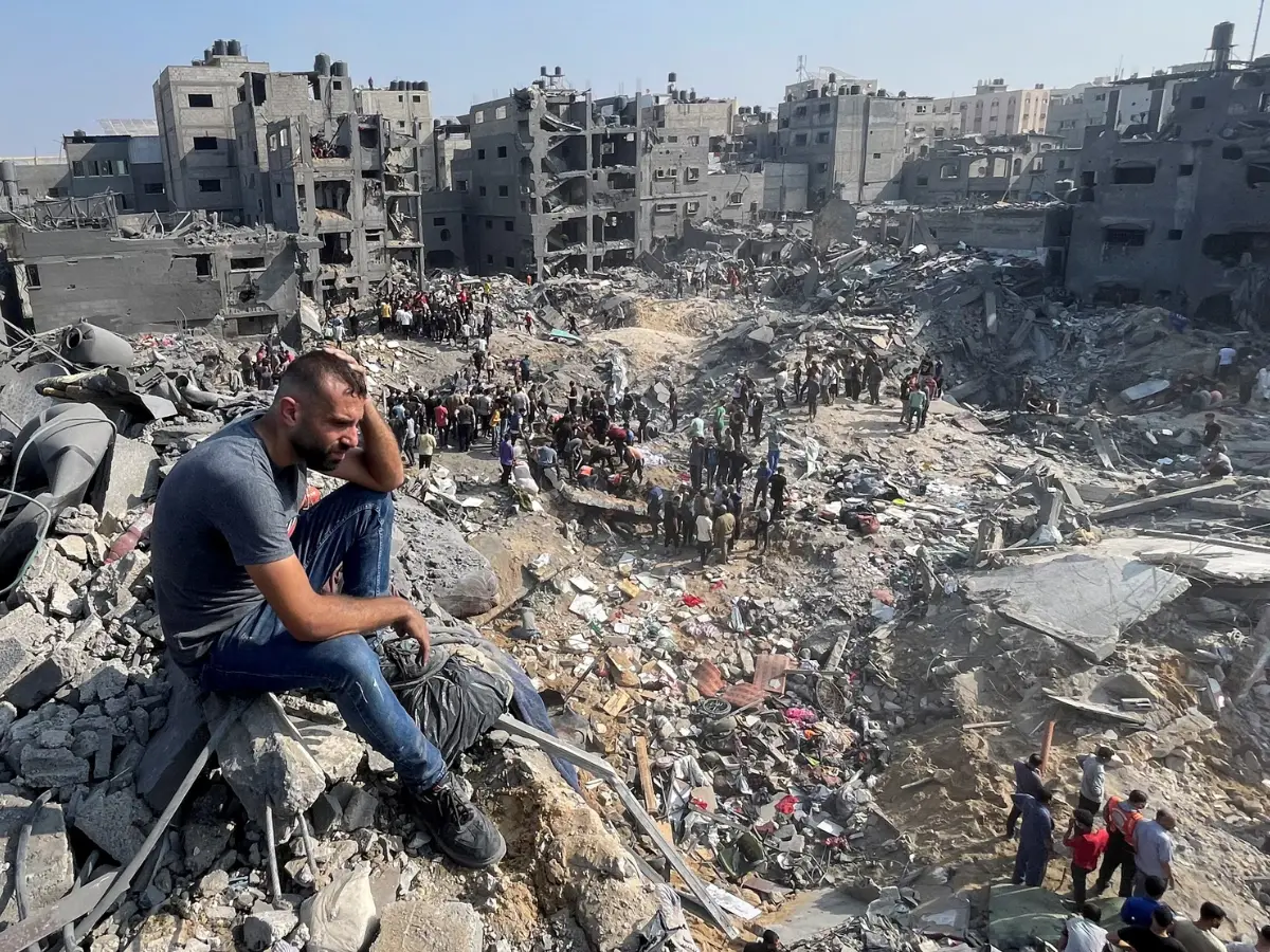 Thousands of Palestinians dead