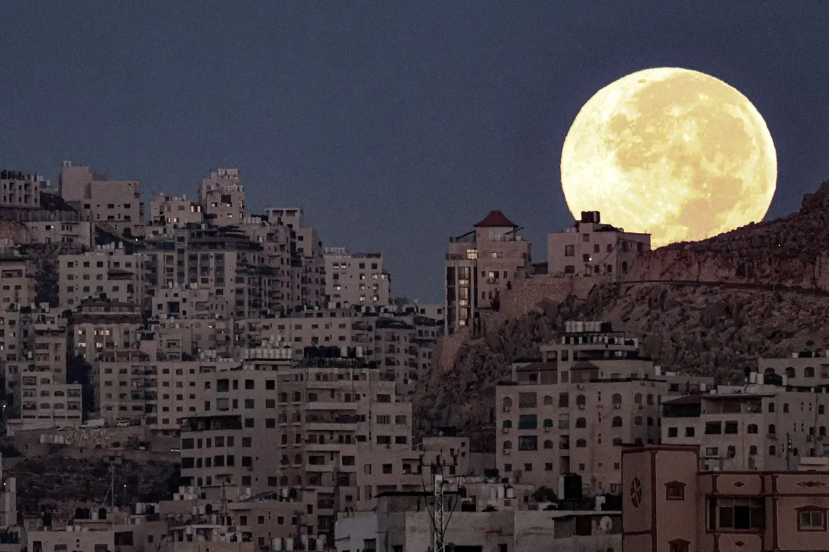 October supermoon: Stunning photos of the full moon from around the world