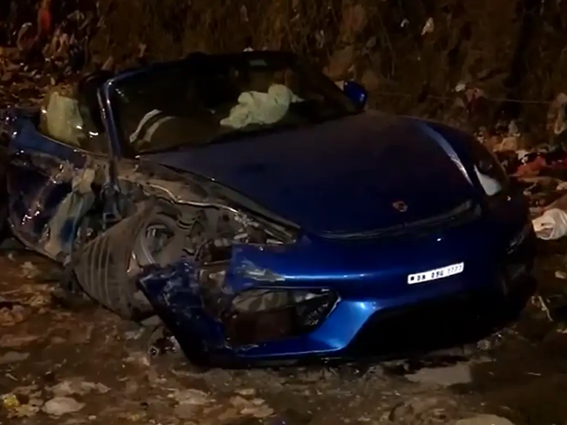 High-speed Porsche collides with divider in Mumbai; driver in critical condition High-speed Porsche collides with divider in Mumbai; driver in critical condition