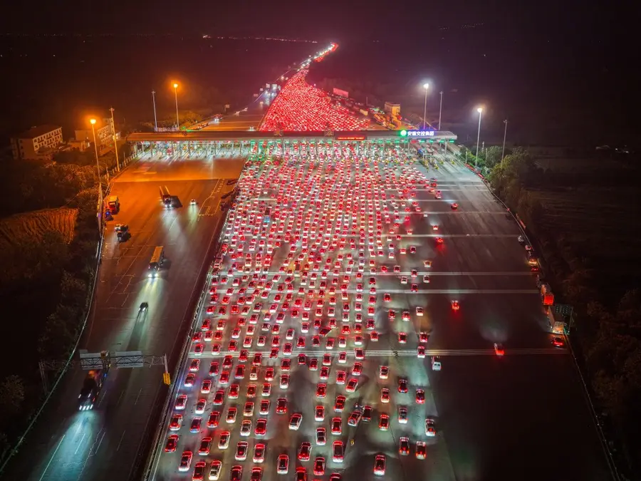 'Average day in Gurgaon': China's long haul holiday triggers 24 hour traffic jam at Wuzhuang toll station