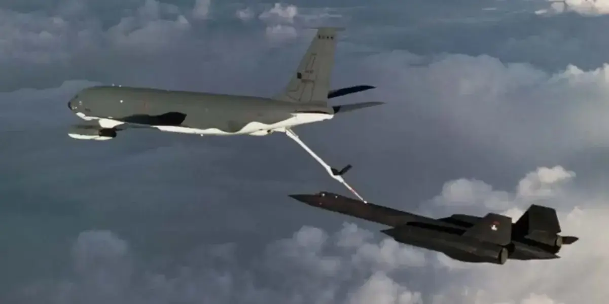 Is Refuelling Done At Supersonic Speed?