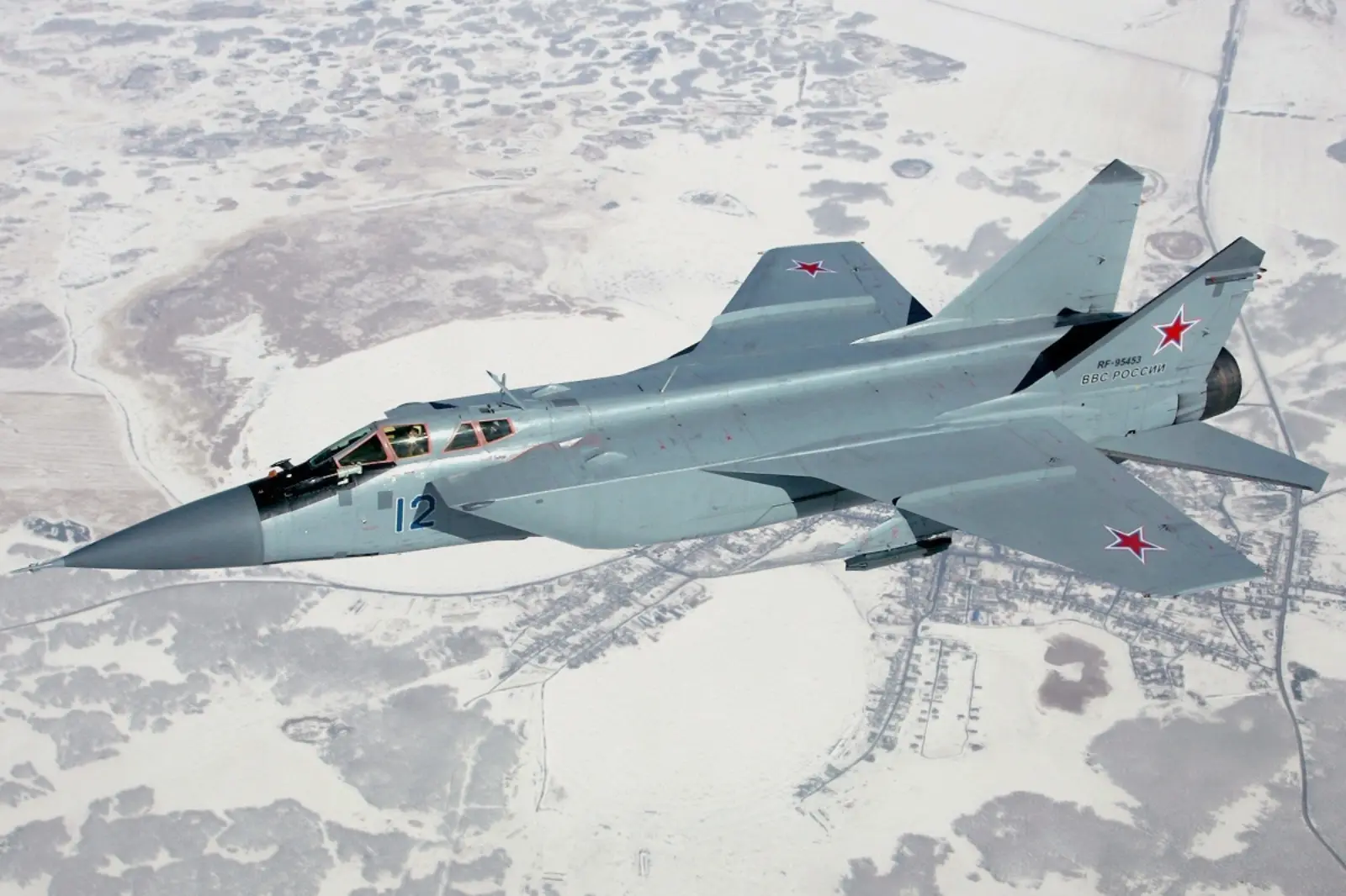 1. Mikoyan MiG-31 Foxhound