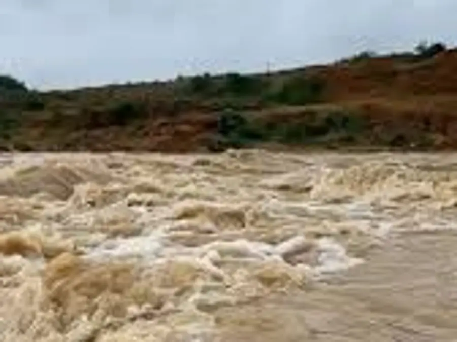 Gold rush: Karachi’s Malir river turns into a frenzied gold hunt as locals dig for fortune