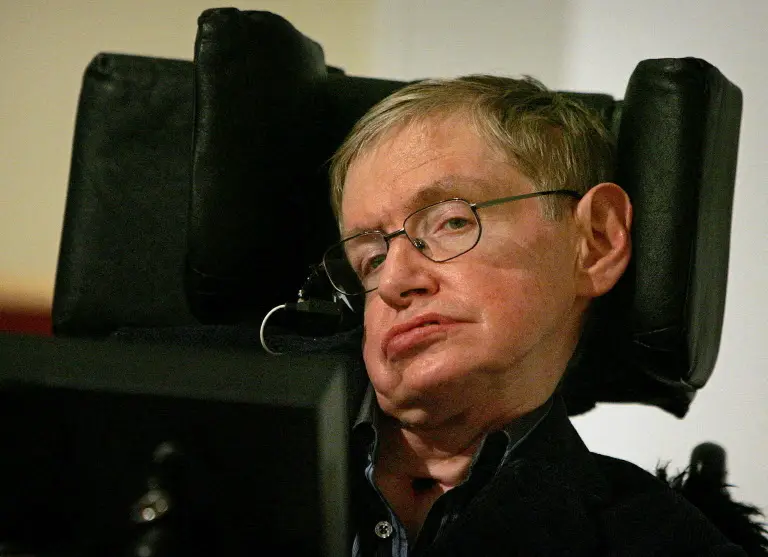 Stephen Hawking's chilling apocalypse prediction - Earth could turn into a 'giant ball of fire' because of...