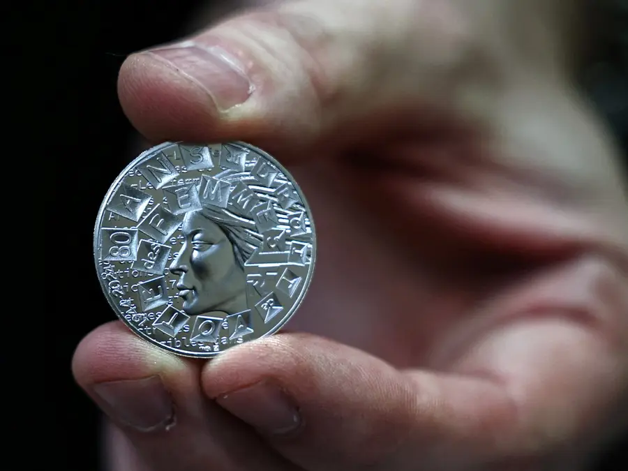 Which mutual funds are accepting investments in Silver ETF FoFs?