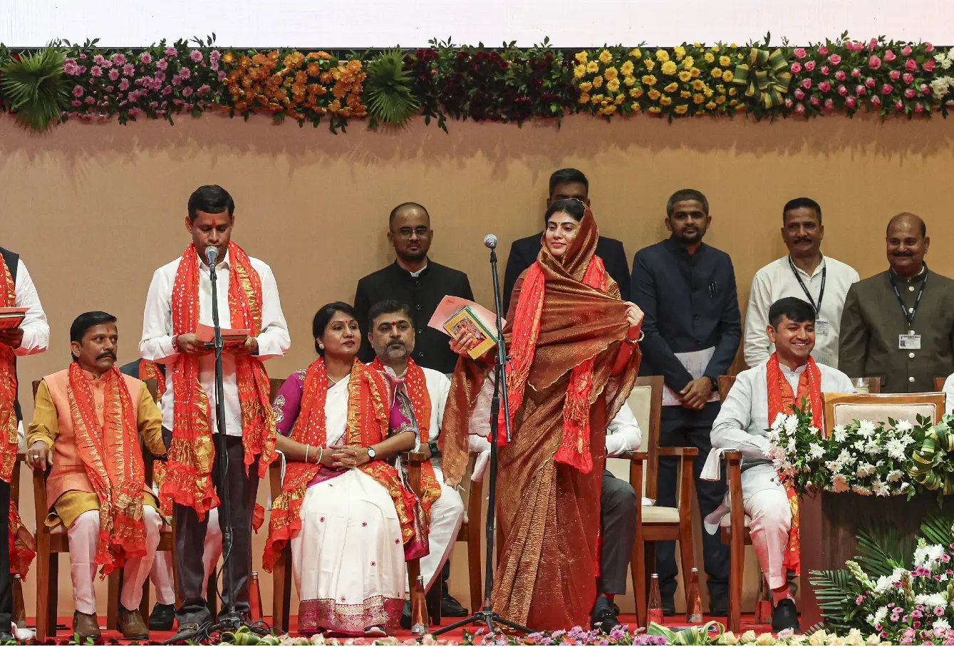 Gujarat cabinet gets 26 ministers; Harsh Sanghavi becomes Deputy CM ...