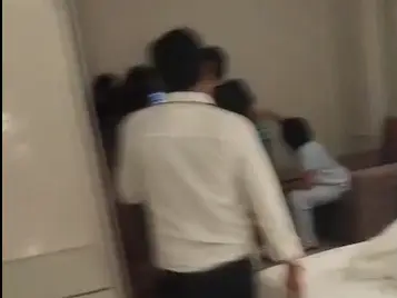 Gurugram Shocker! Air India crew robbed after gang breaks in at hotel post midnight - WATCH Gurugram Shocker! Air India crew robbed after gang breaks in at hotel post midnight - WATCH