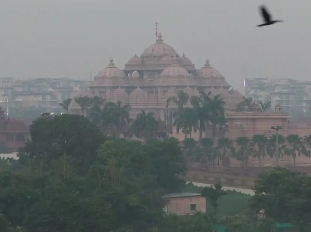 Delhi's air quality deteriorates to 'very poor' on Diwali as pollution peaks; Grap-2 imposed Delhi's air quality deteriorates to 'very poor' on Diwali as pollution peaks; Grap-2 imposed