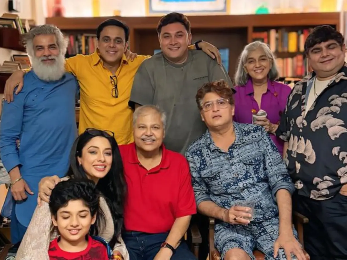 Deven Bhojani, director of Sarabhai vs Sarabhai, reveals the reason behind singing the show’s title song at Satish Shah's funeral Deven Bhojani, director of Sarabhai vs Sarabhai, reveals the reason behind singing the show’s title song at Satish Shah's funeral