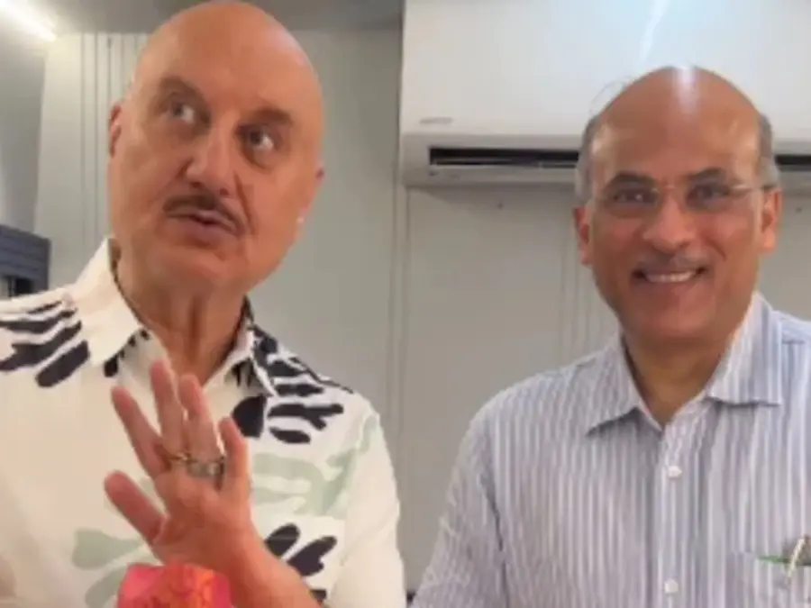 Anupam Kher announces his 549th film, teams with director Sooraj Barjatya | Watch