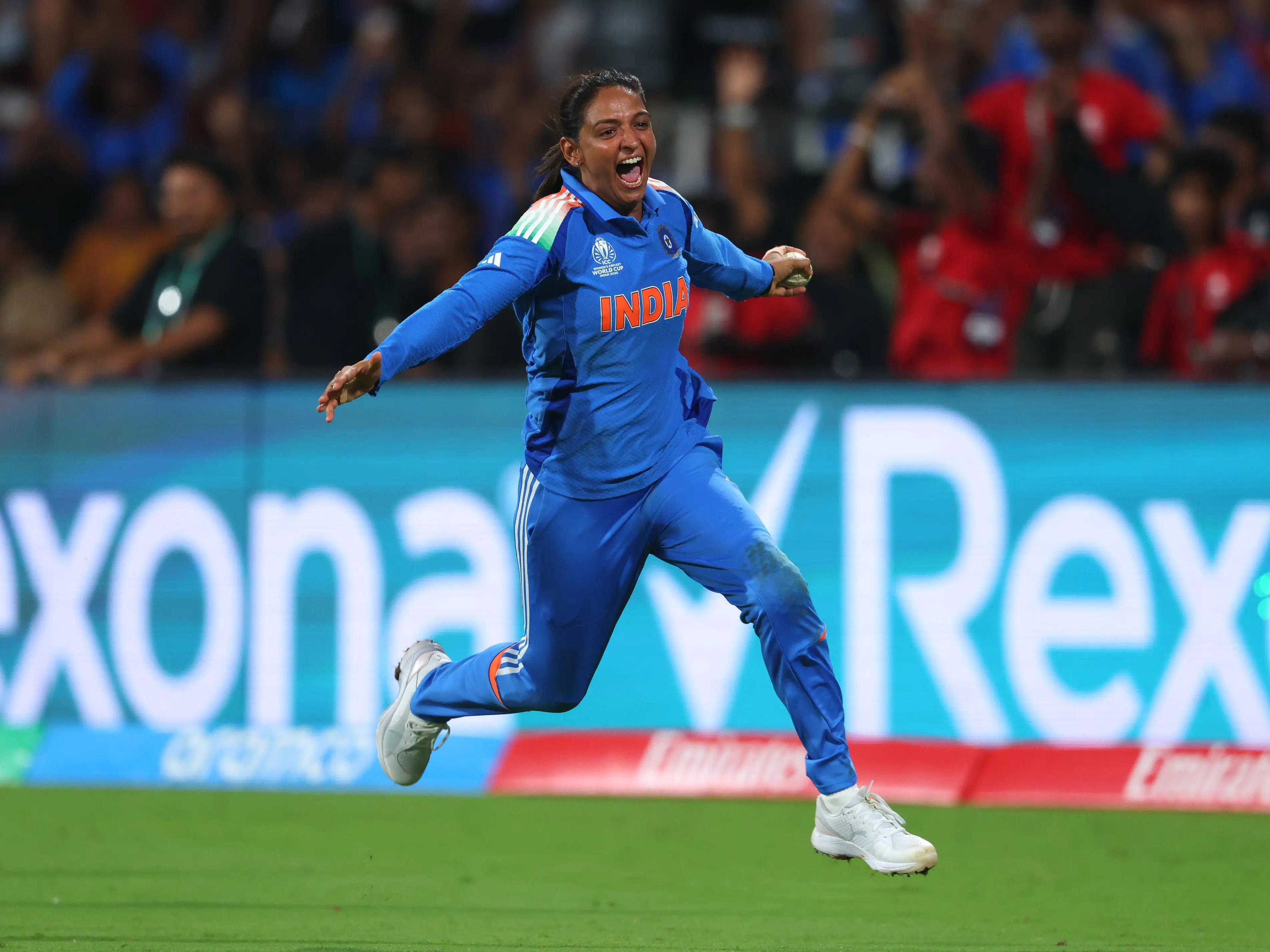 India vs South Africa ICC Women's World Cup 2025 Final: Social media erupts as fans celebrate India's historic win; PM Modi lauds magnificent win India vs South Africa ICC Women's World Cup 2025 Final: Social media erupts as fans celebrate India's historic win; PM Modi lauds magnificent win