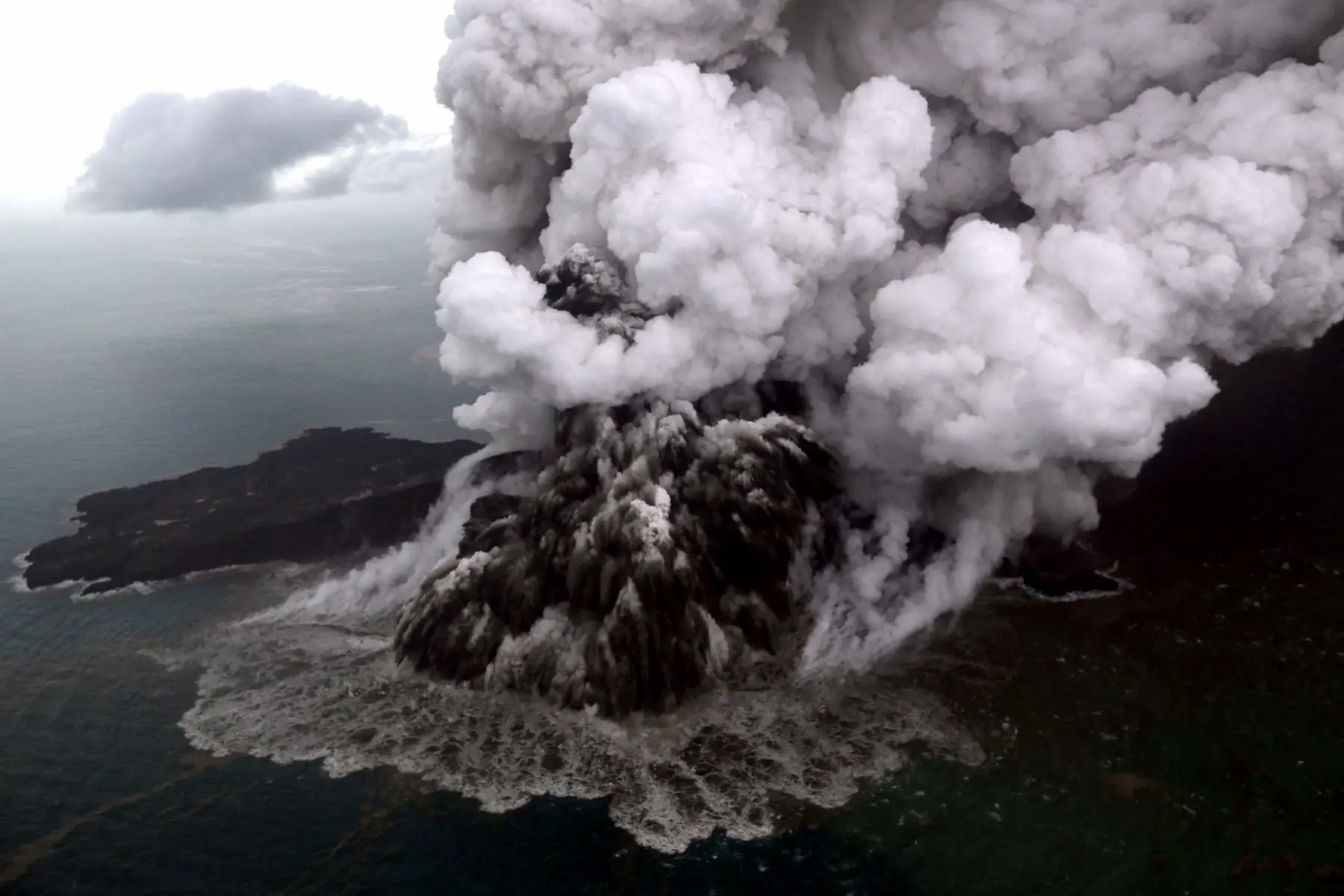 World Tsunami Awareness Day 2025: Top 10 worst tsunamis in History
