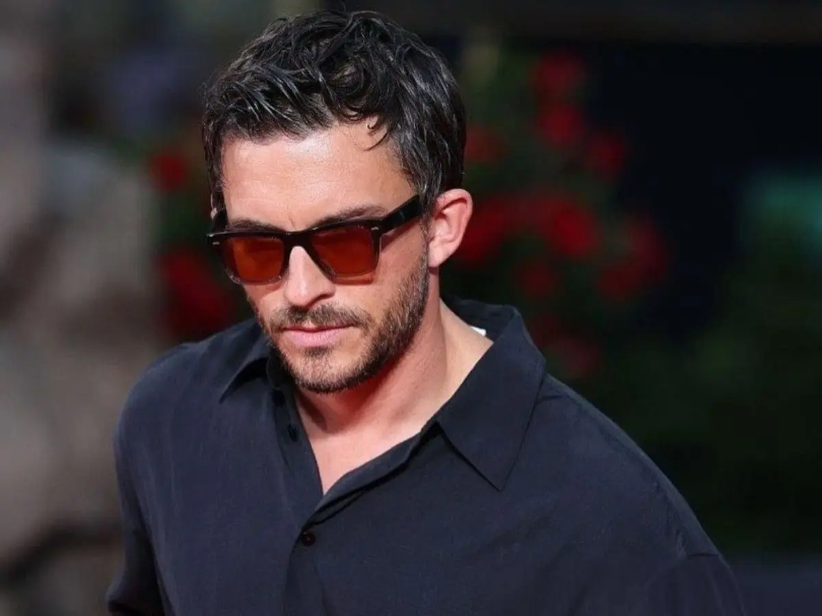 Jonathan Bailey named PEOPLE's Sexiest Man Alive 2025: Here’s what the Wicked star is worth Jonathan Bailey named PEOPLE's Sexiest Man Alive 2025: Here’s what the Wicked star is worth