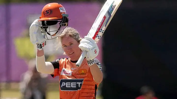 Beth Mooney - 5,051 runs