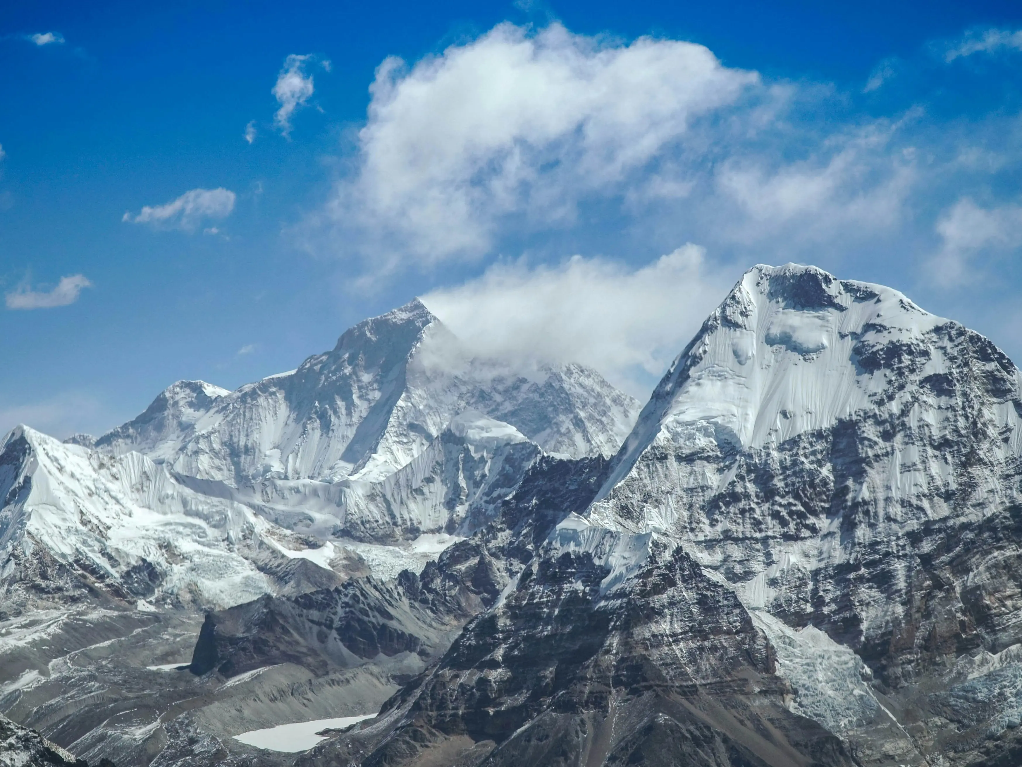 Deep fracture in Earth's mantle created by an unexpected occurrence under India Deep fracture in Earth's mantle created by an unexpected occurrence under India