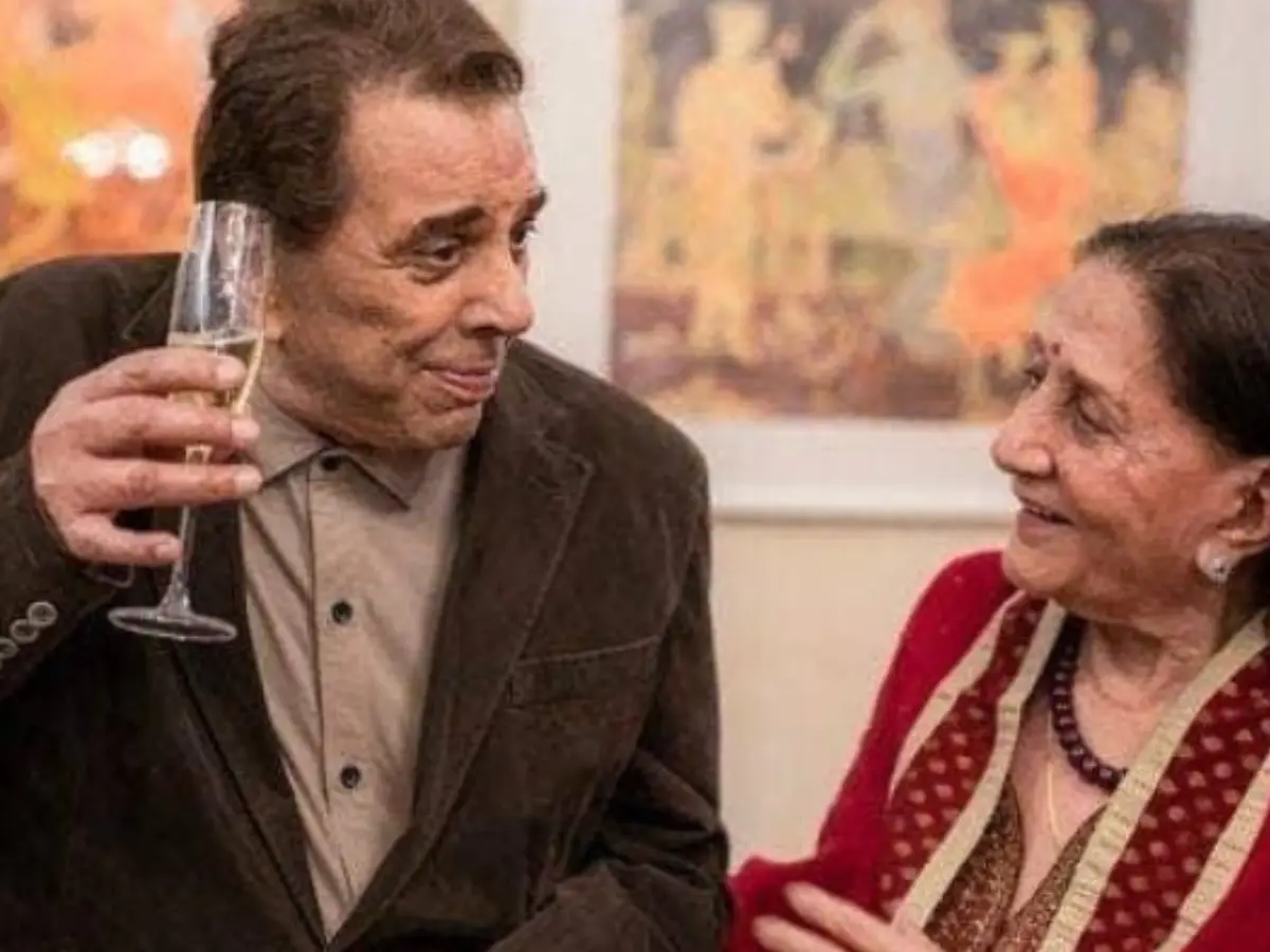 Dharmendra mentioned Prakash as legal wife
