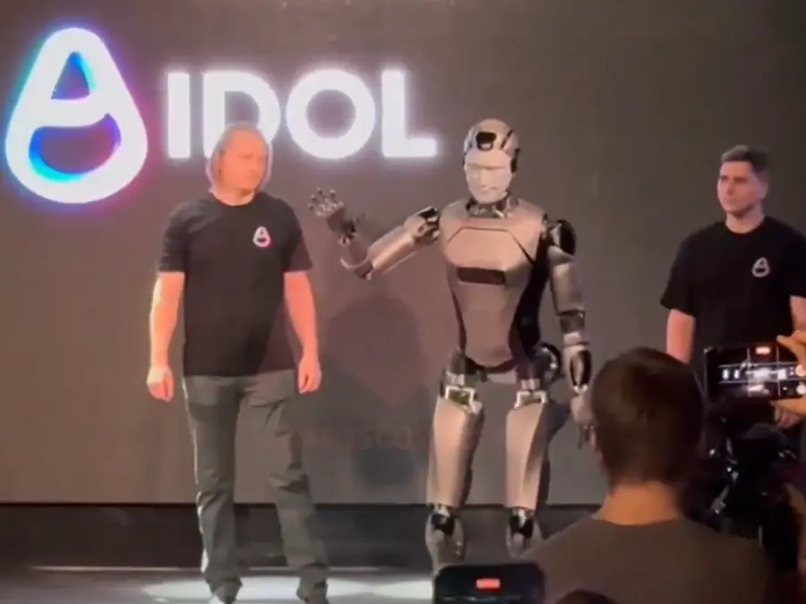 'AI, robotics belong to Elon Musk and China': Netizens roast Russia’s AI robot after on-stage crash — WATCH