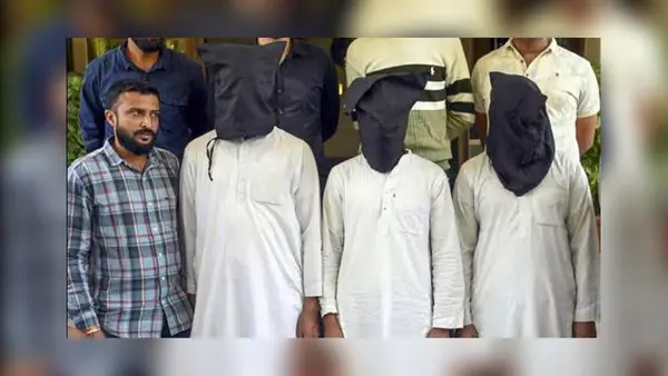 Gujarat ATS: All three terrorists planning terror attacks were in constant touch with handlers in Pakistan Gujarat ATS: All three terrorists planning terror attacks were in constant touch with handlers in Pakistan