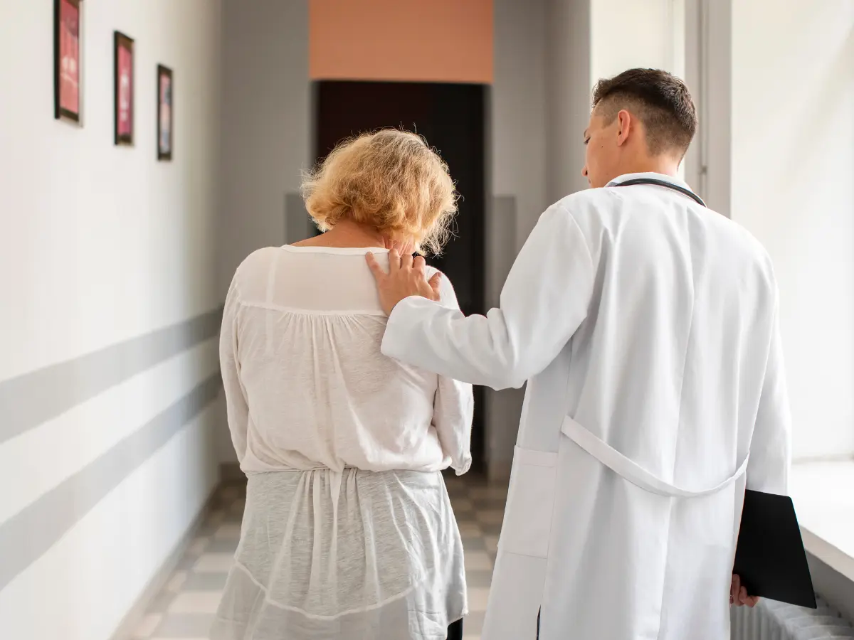 Woman loses part of lung to '99.99%' certain cancer diagnosis, later learns it was pneumonia Woman loses part of lung to '99.99%' certain cancer diagnosis, later learns it was pneumonia