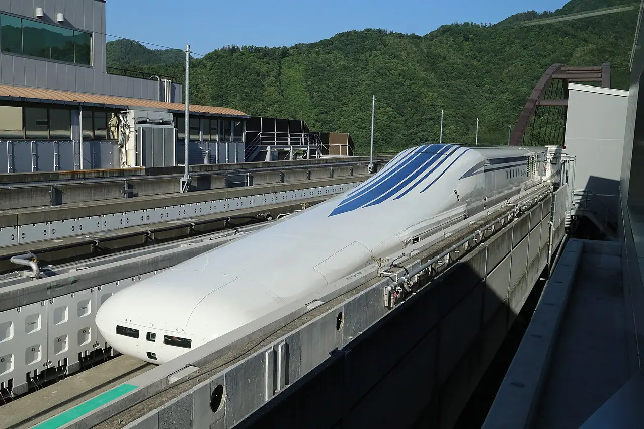10 futuristic trains currently in development around the world