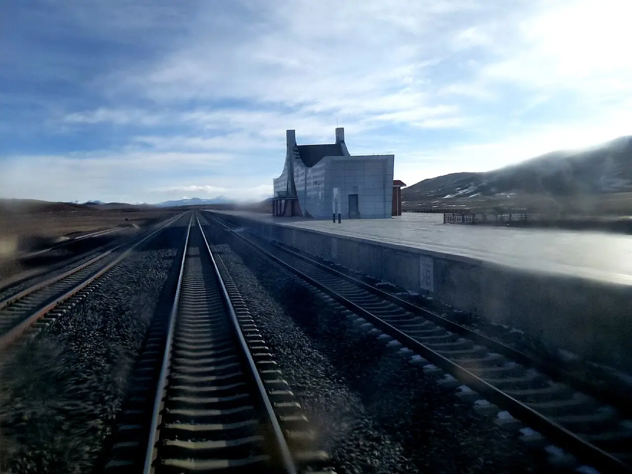 Tanggula Railway Station, Tibet - 5,068 meters