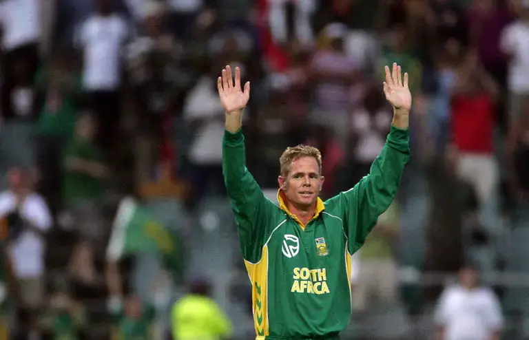 Shaun Pollock – 48 wickets