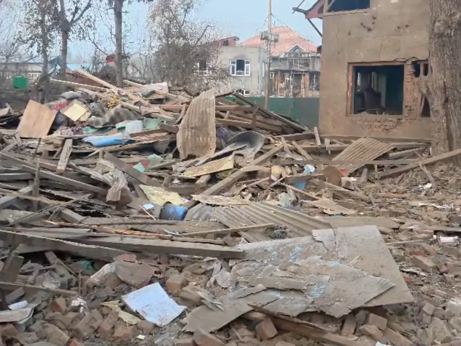 Security forces demolish house of Red Fort blast suspect in overnight Pulwama raid Security forces demolish house of Red Fort blast suspect in overnight Pulwama raid