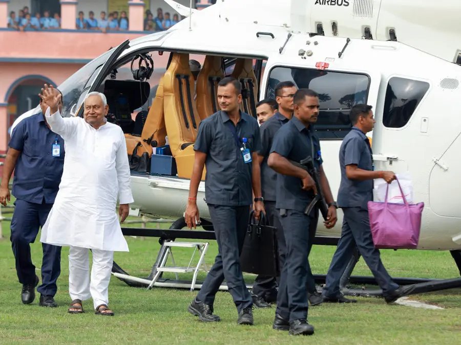 Bihar elections 2025: Is Nitish Kumar richer than Tejashwi Yadav?