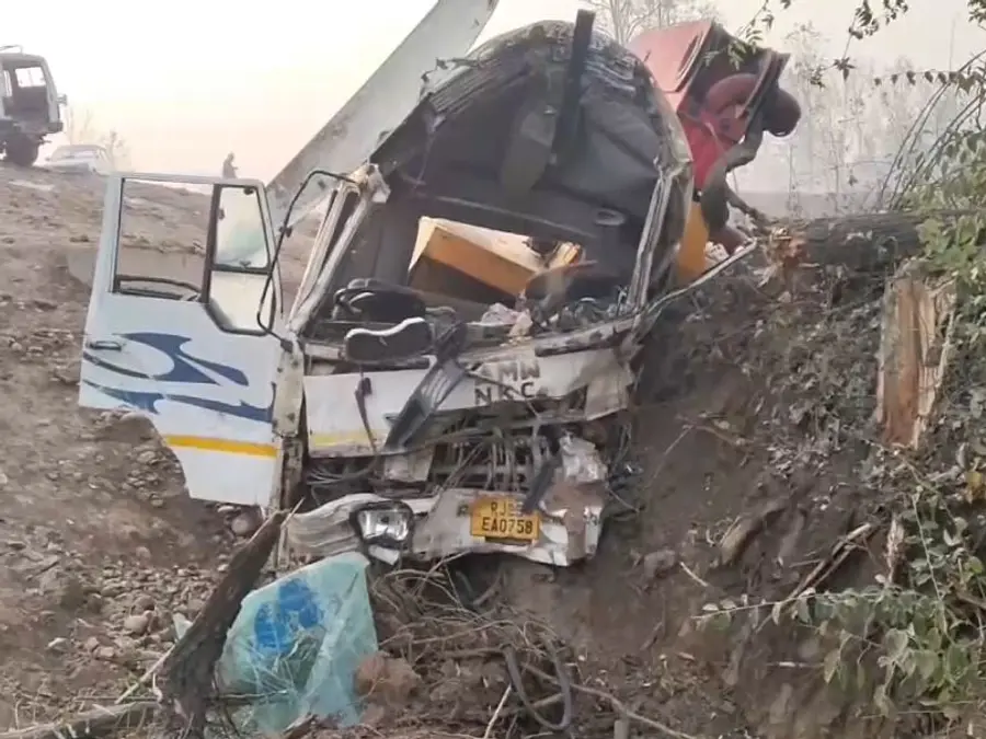 Four dead, seven injured as Tata Sumo collides with truck in J&K's Budgam; CM call for probe