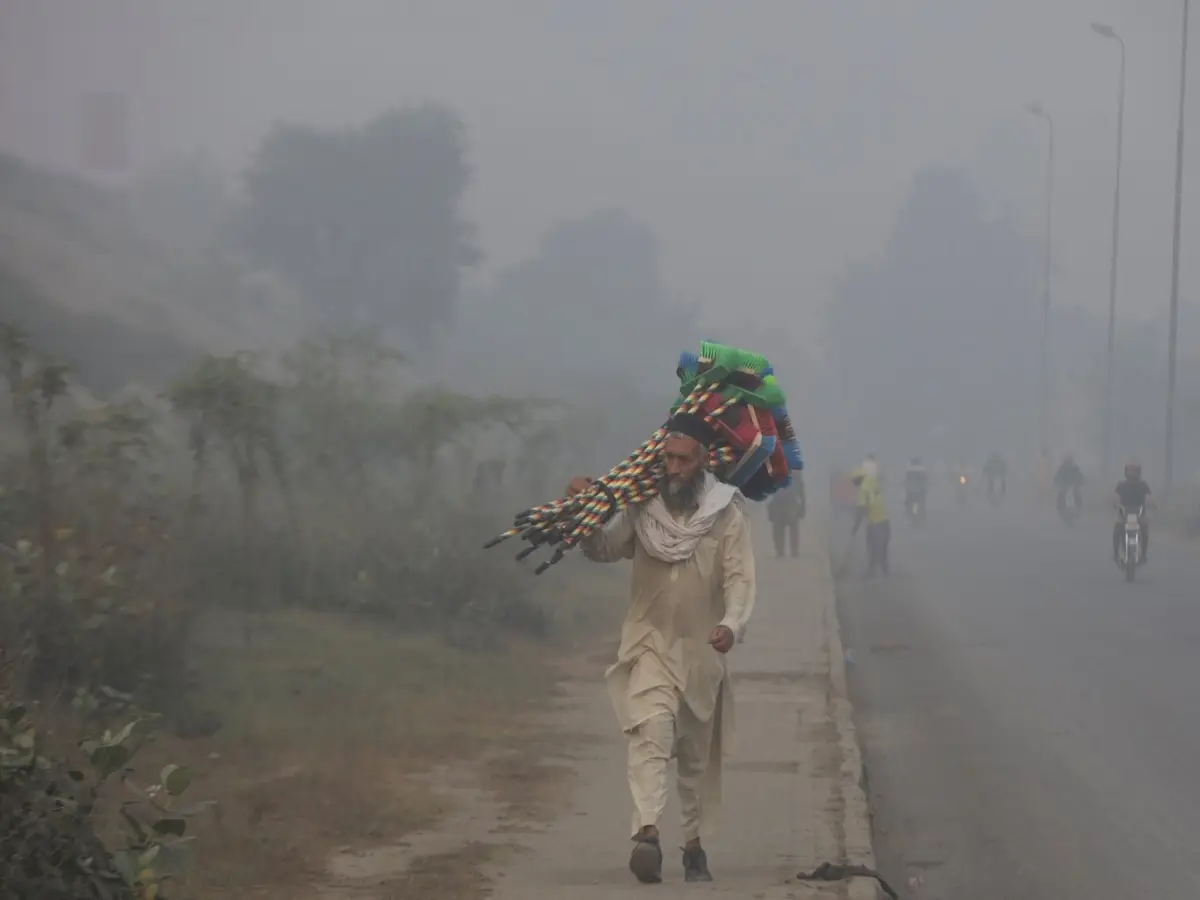 Pakistan's Lahore tops global pollution index as hazardous smog engulfs Punjab Pakistan's Lahore tops global pollution index as hazardous smog engulfs Punjab