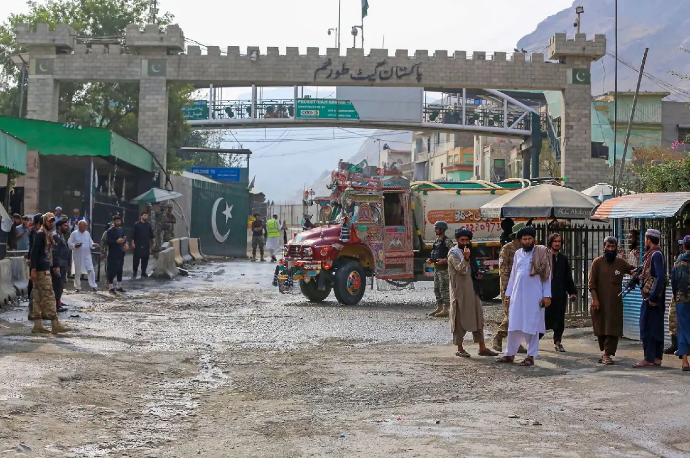 Afghanistan dumps Pakistan trade amid conflict, turns to Iran and India