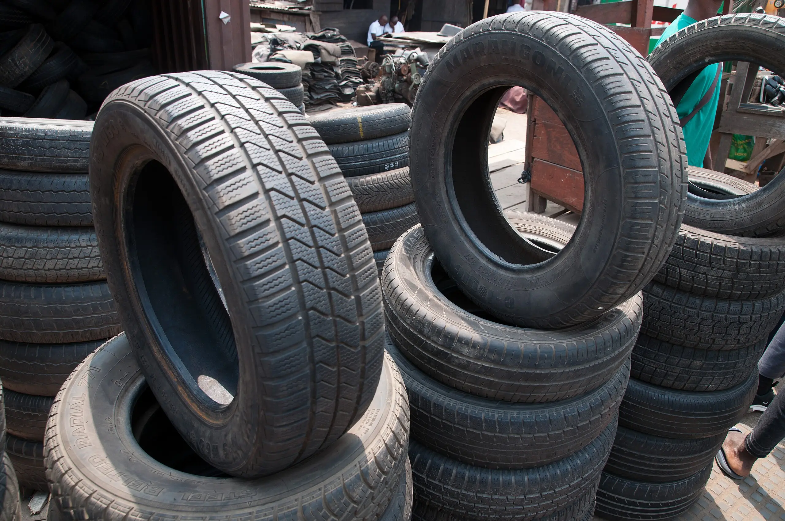 ‘Tubeless vs tube tyres’: Which works better for Indian roads?