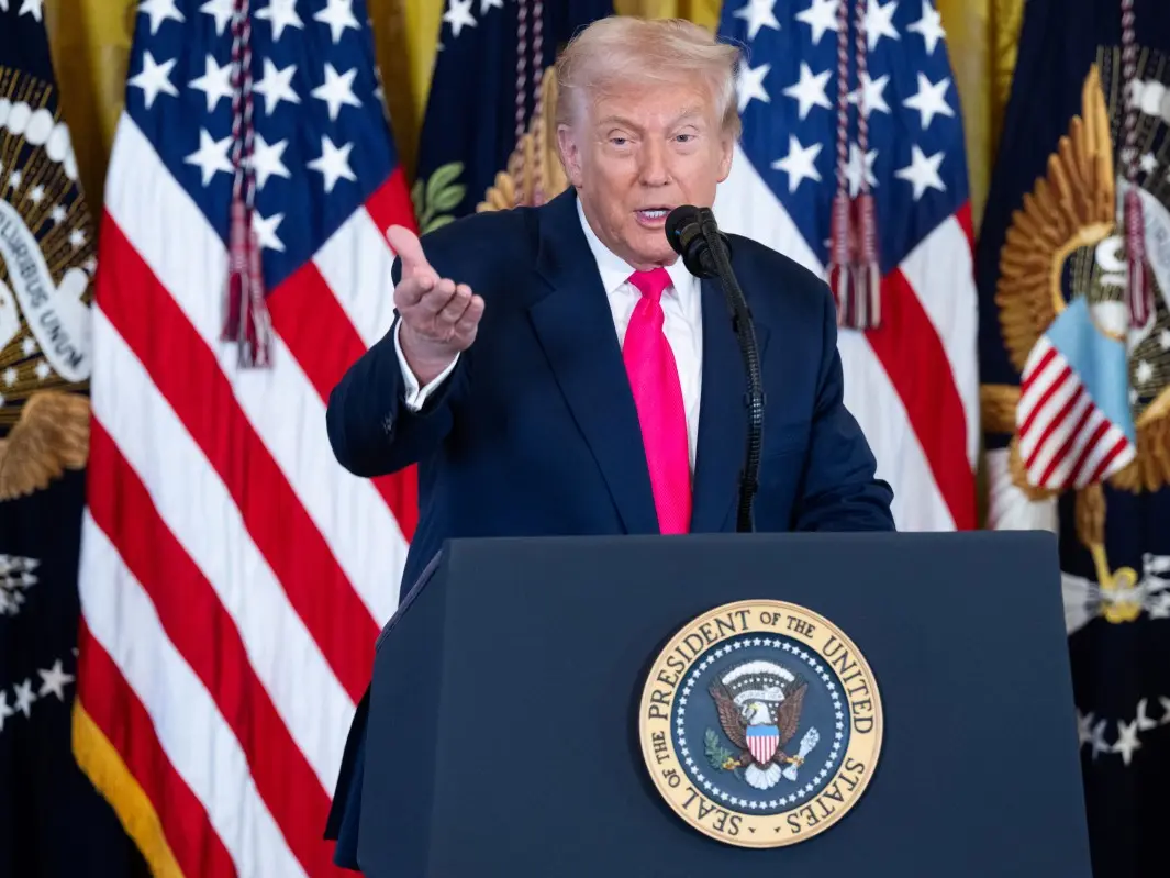 Trump re-pardons militia member involved in Capitol Hill riots Trump re-pardons militia member involved in Capitol Hill riots