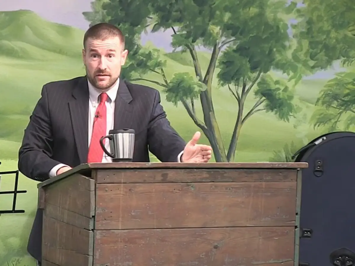 Phoenix pastor stirs controversy, says 'single mother w****s' don't deserve church money