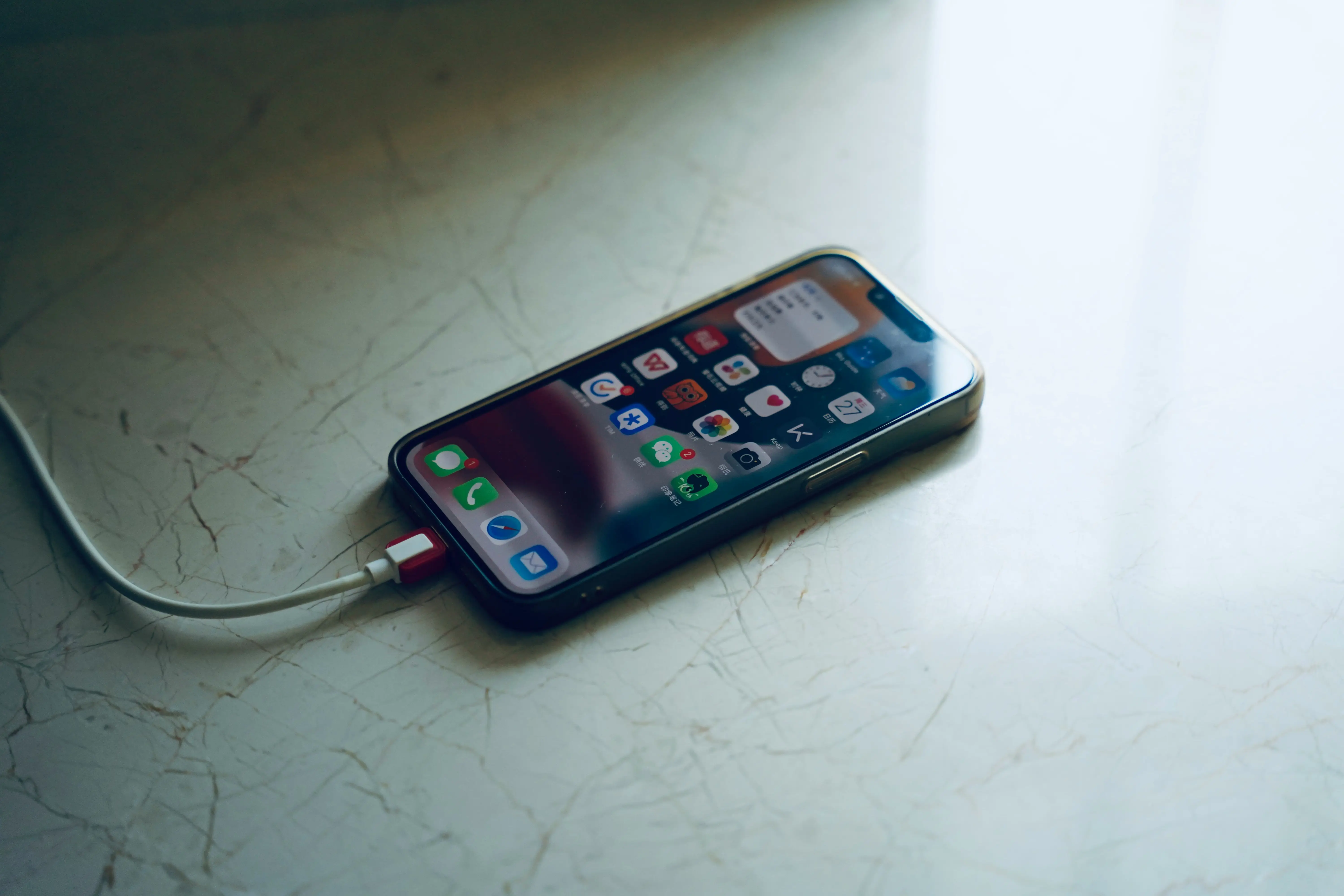 Why Charging to 100% Causes Wear