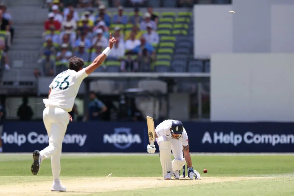 Ashes 2025-26: Mitchell Starc delivers nightmare in Perth even before dawn in England - WATCH