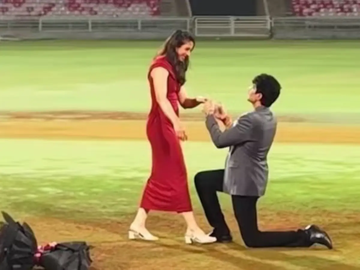 WATCH: Palash Muchhal’s surprise proposal to Smriti Mandhana at World Cup final venue WATCH: Palash Muchhal’s surprise proposal to Smriti Mandhana at World Cup final venue