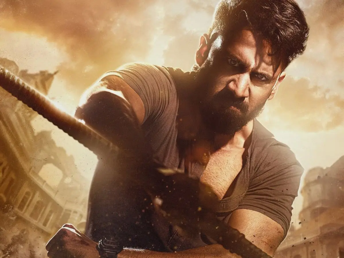 Mahesh Babu unveils Naga Chaitanya's FIRST look in Vrushakarma; fans say he looks 'unrecognisable' Mahesh Babu unveils Naga Chaitanya's FIRST look in Vrushakarma; fans say he looks 'unrecognisable'