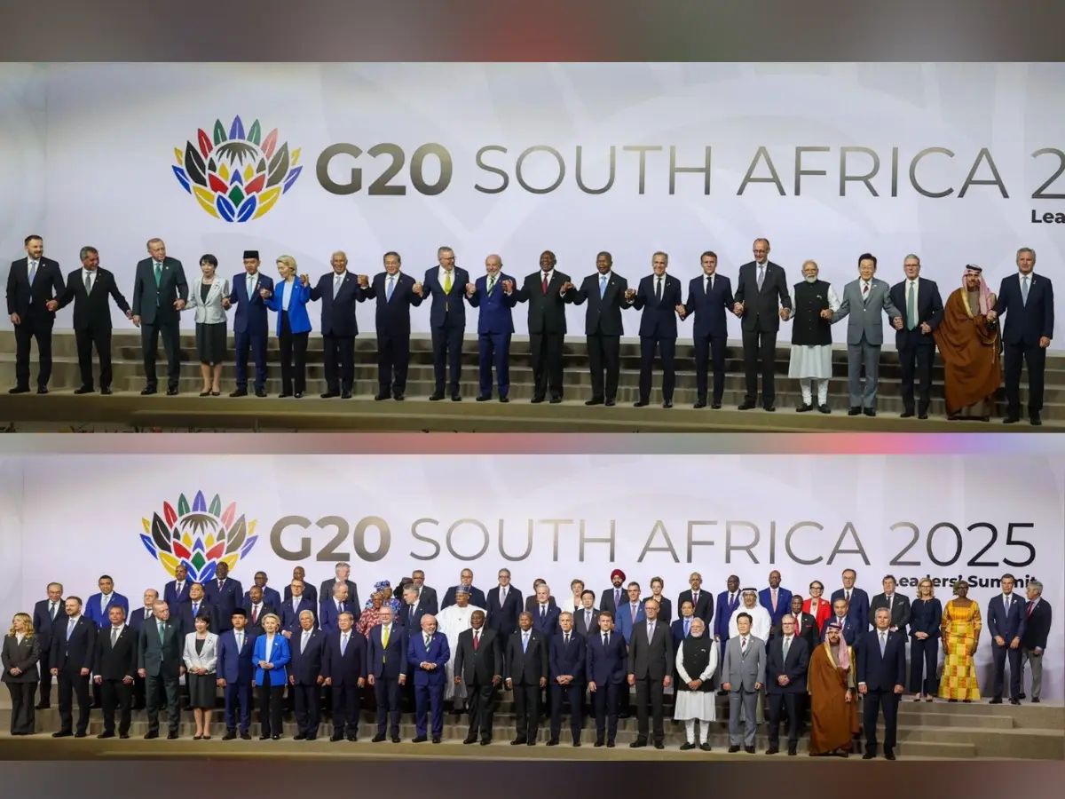 Leaders pose for a family photo