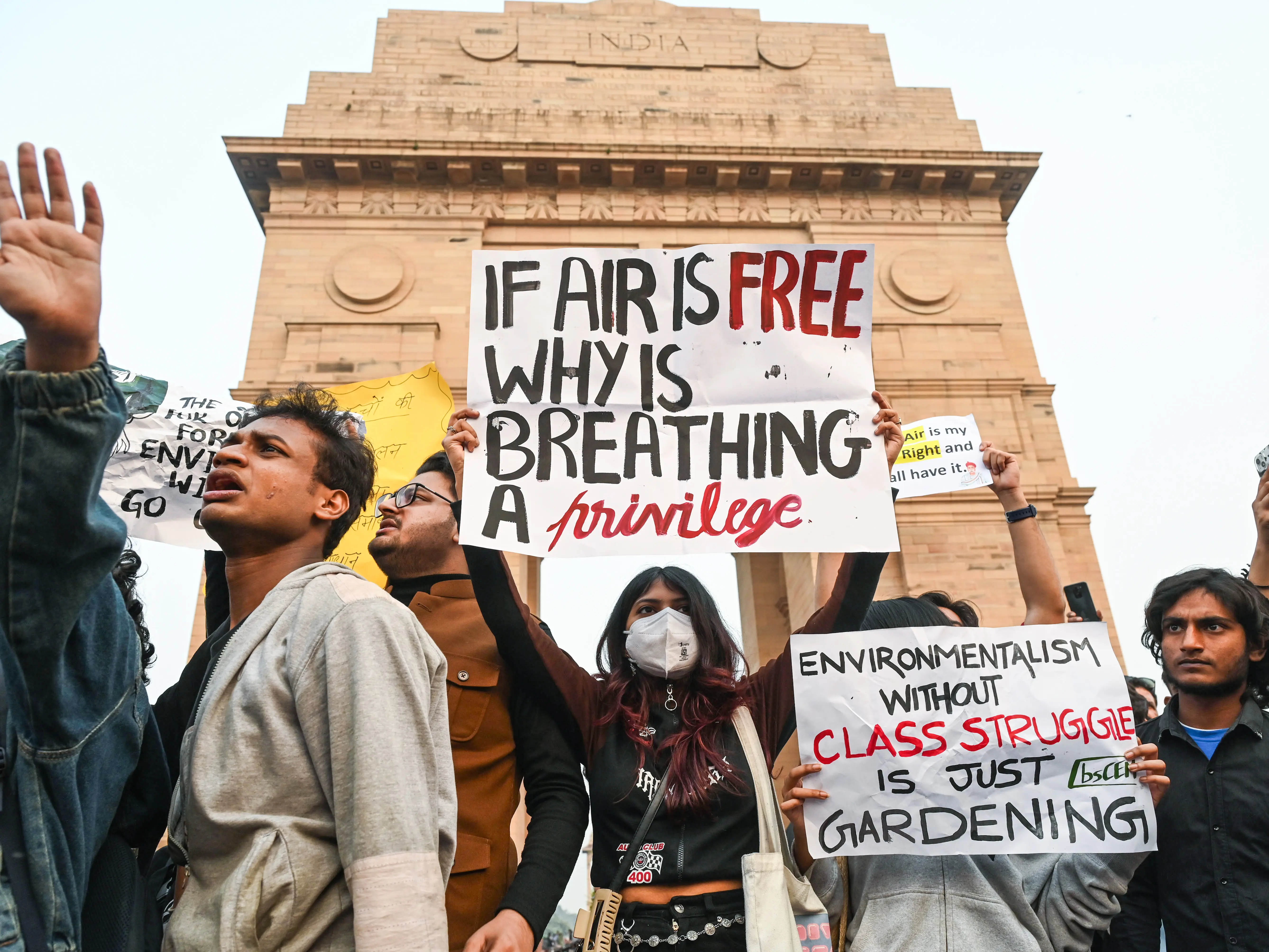 Delhi pollution protest turns violent: 22 arrested after chilli sprayed on cops, Madvi Hidma slogans raised Delhi pollution protest turns violent: 22 arrested after chilli sprayed on cops, Madvi Hidma slogans raised