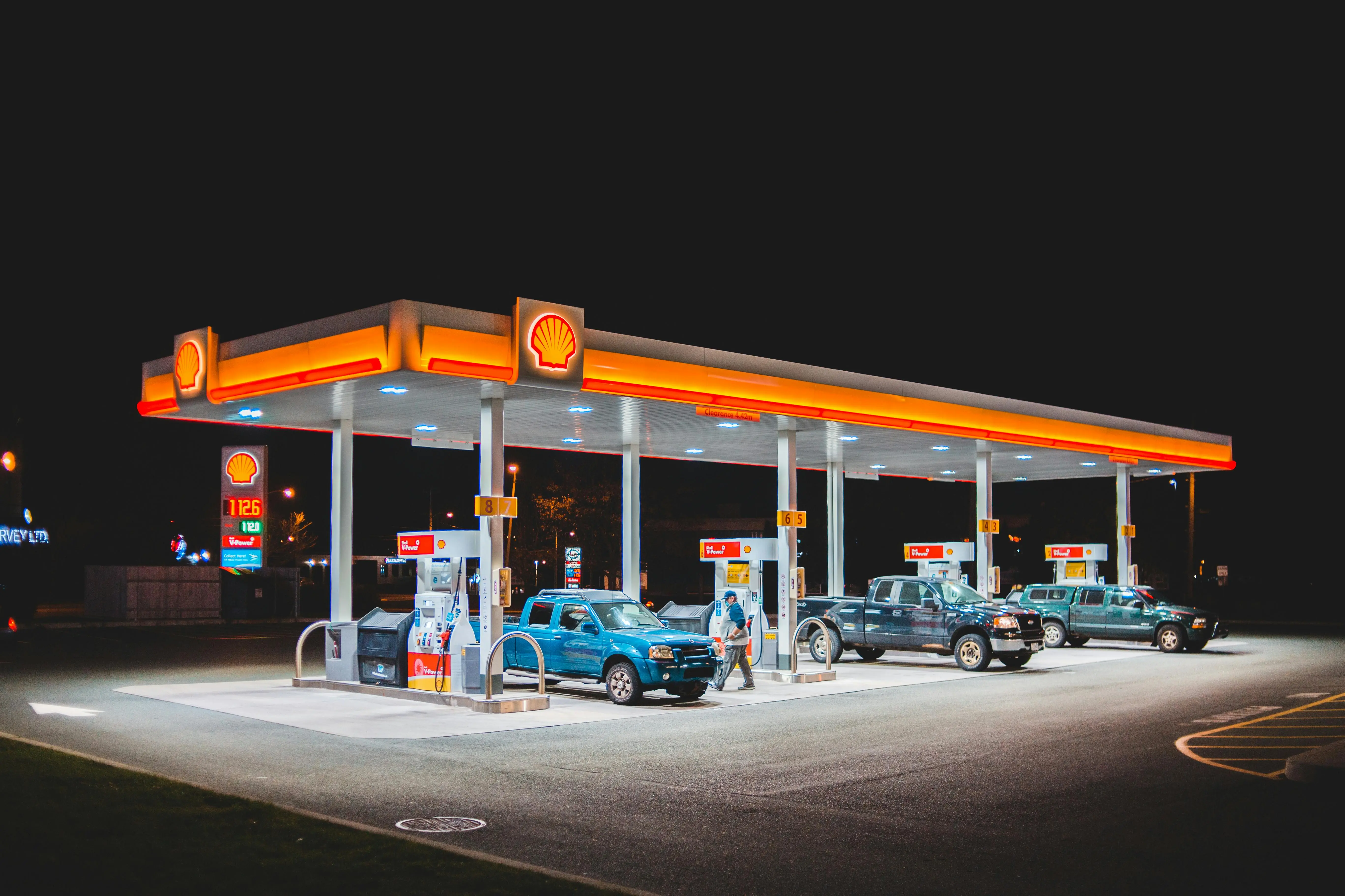 Does petrol freeze in extremely cold temperatures?