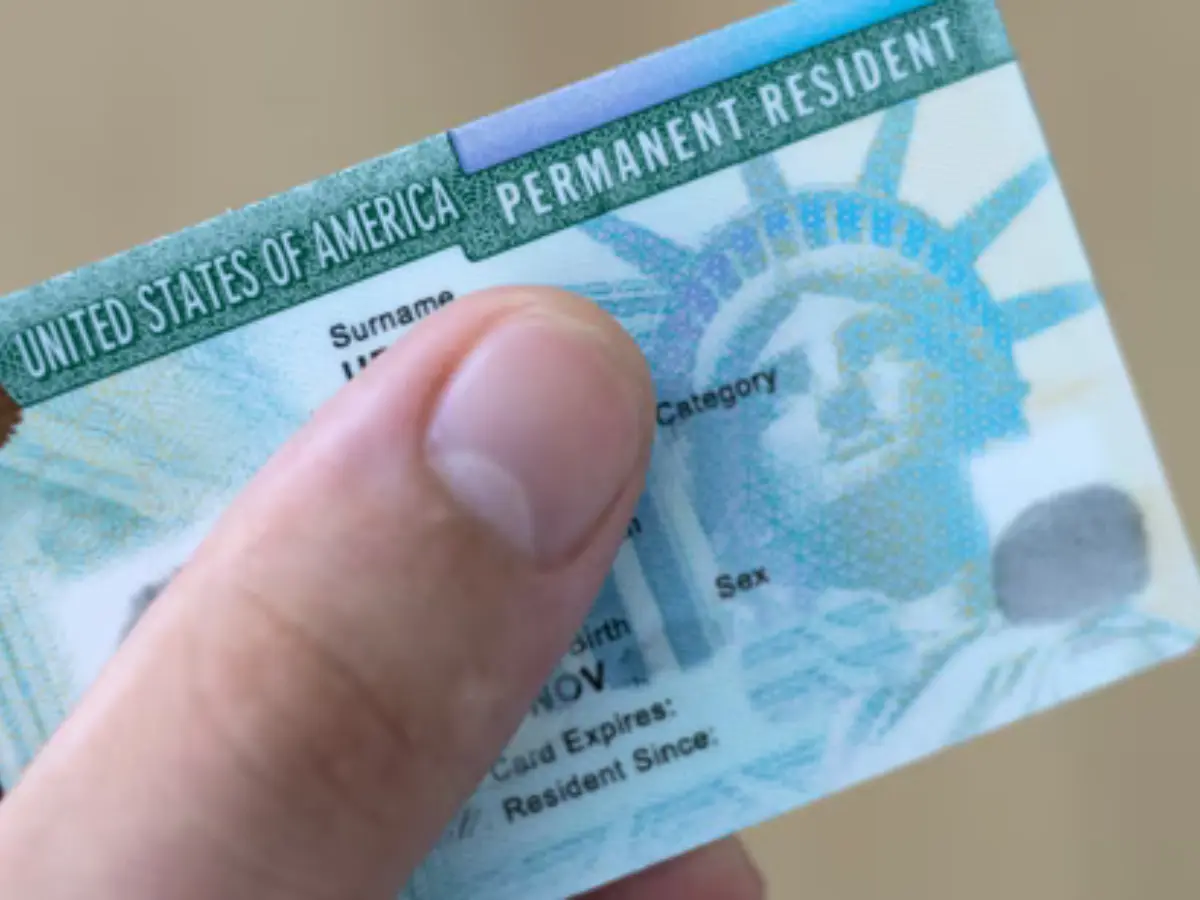 Are you a Green Card holder? Find out what can put your status at risk and how you can protect it Are you a Green Card holder? Find out what can put your status at risk and how you can protect it