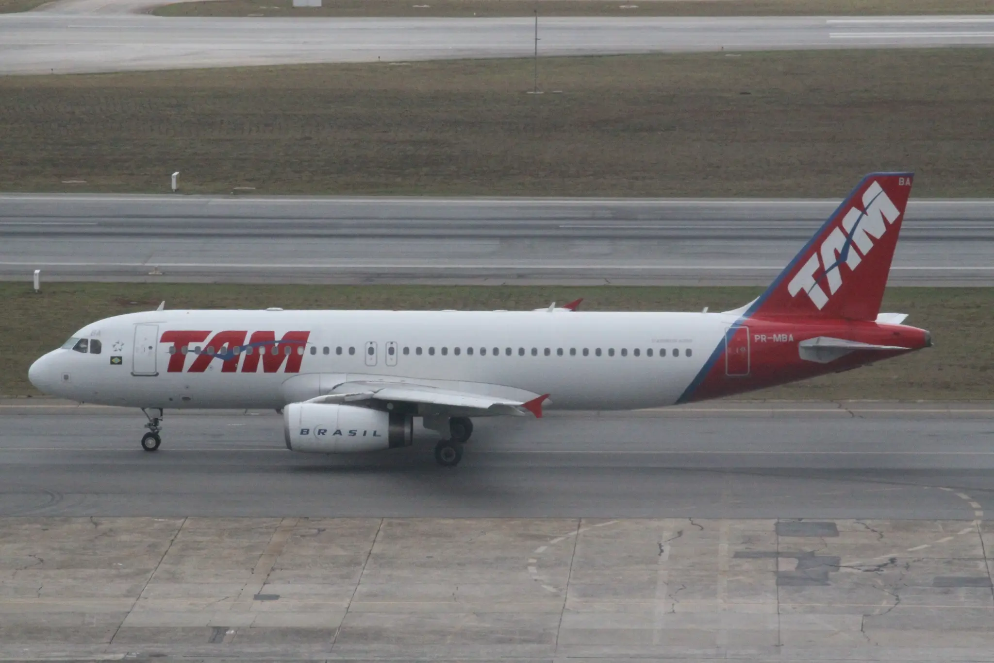 8. TAM Airlines Flight 3054 — Airbus A320-233 (2007)