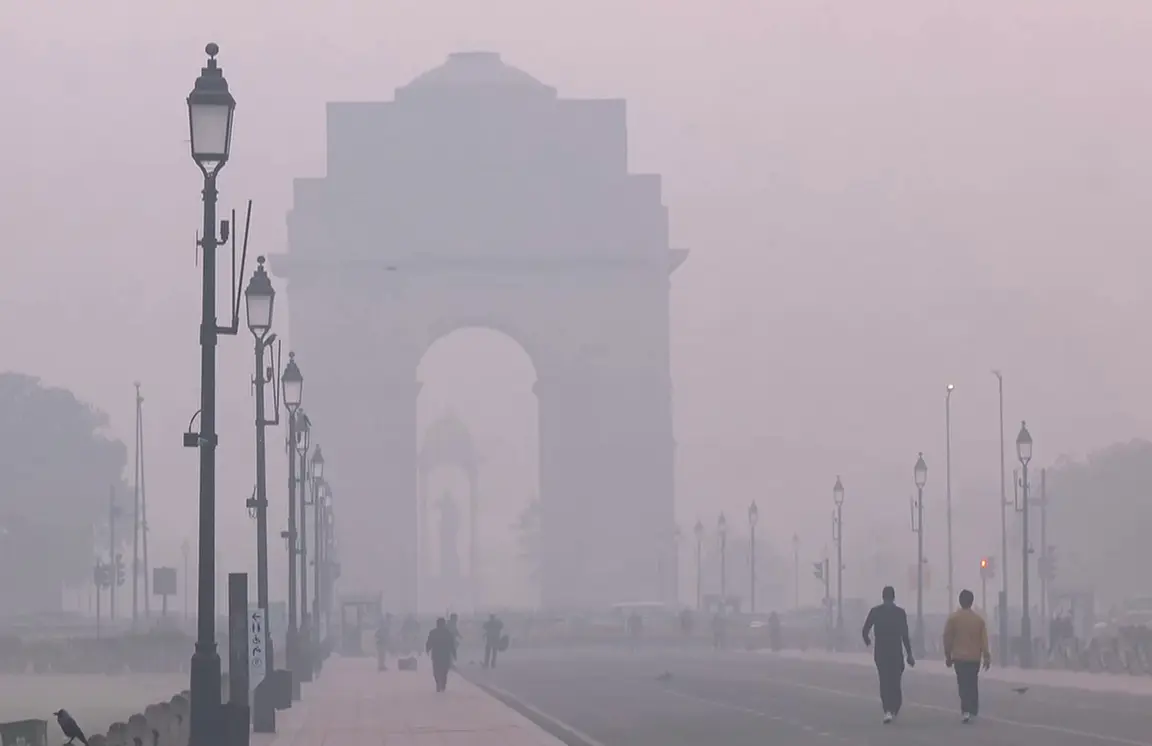 Delhi air quality remains ‘very poor’ for 15th straight day, records AQI of 341