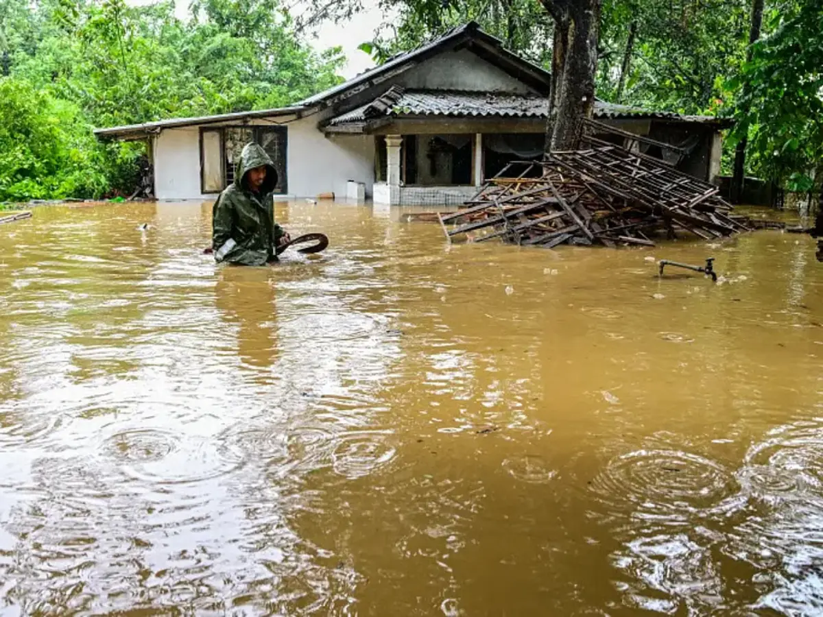 India grants Pakistan overflight clearance for Sri Lanka flood relief supplies India grants Pakistan overflight clearance for Sri Lanka flood relief supplies