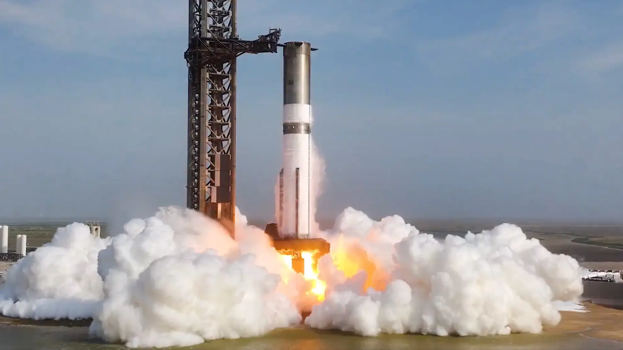 SpaceX Super Heavy - 16.7 Million Pounds Thrust