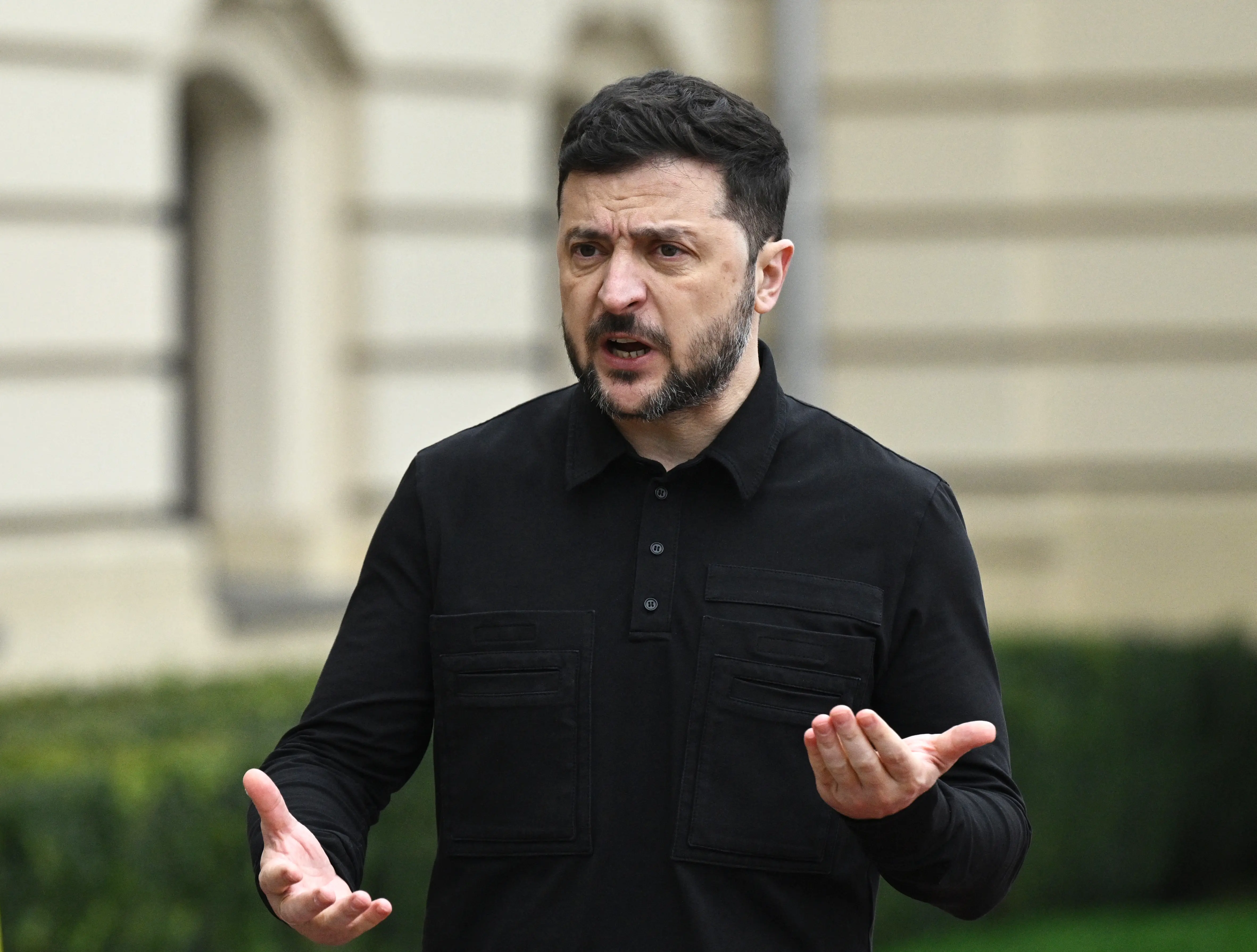 Four unidentified drones 'targeted' Zelenskyy’s arrival in Dublin by breaching tight security zone